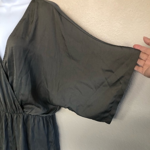 Lulu’s Woman’s Ain't It Grand Olive Green Satin Surplice Romper Size M/L - Picture 7 of 16